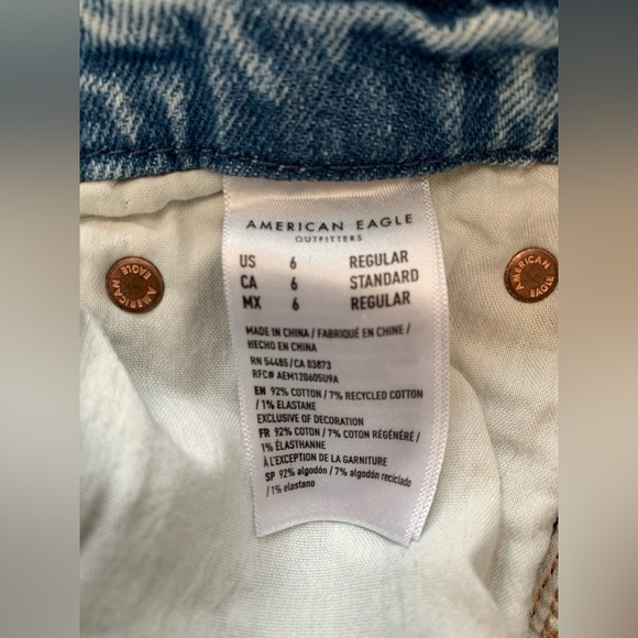 American Eagle Curvy Super High-Rise Baggy Straight Jeans - Picture 4 of 5